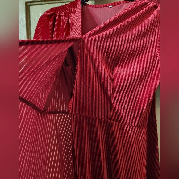 Red True Wrap Ribbed Midi Christmas Holiday Dress Size Medium EUC - Picture 5 of 6